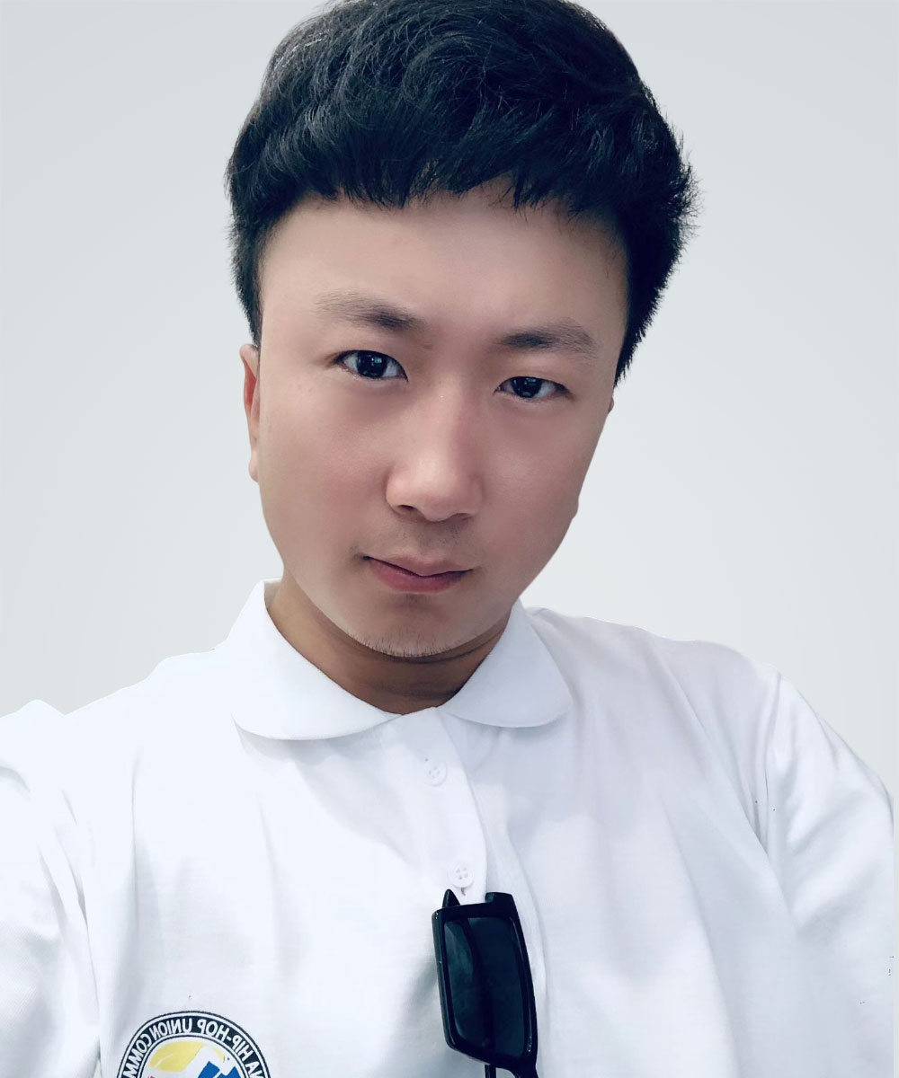 李龙